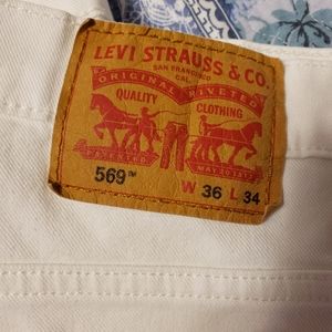 Men's white Levi's 569